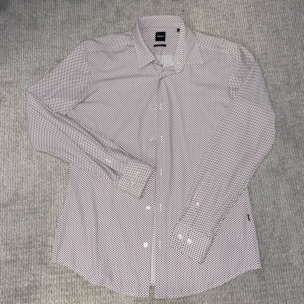 HUGO BOSS SLIM FIT DRESS SHIRT